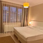 Next To Cevahir Shopping Mall Perfect Location Comfortable Luxury איסטמבול